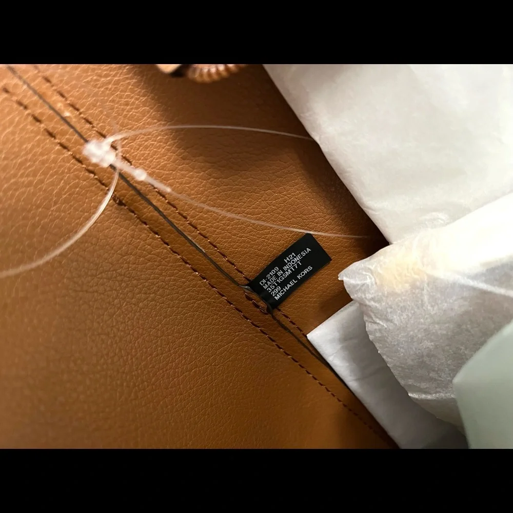 Michael Kors Maisie Large Pebbled Leather 3-in-1 Tote Bag - Picture 9 of 9